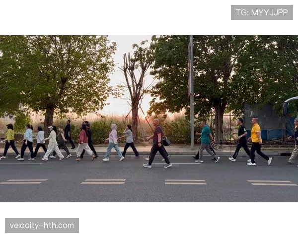 王昶这日常和赛场切换也太魔幻了，平时买菜大妈范儿赛场上像换了个人似的